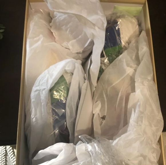 NIB MICHAEL KORS RAINBOW DYLAN LEATHER SNEAKERS Size 7.5 New in Box - Picture 6 of 7